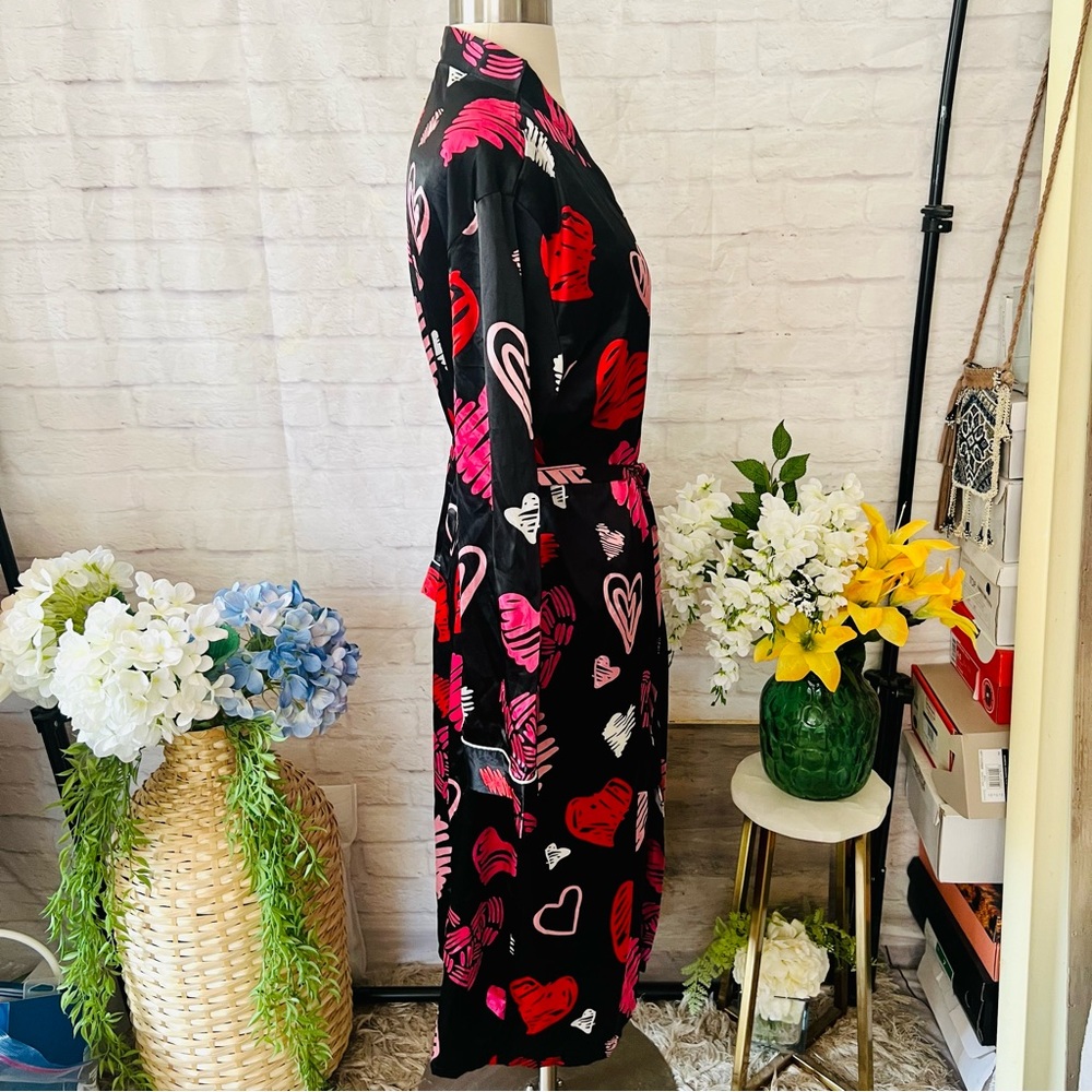 Black Silk Heart Robe - Picture 7 of 12